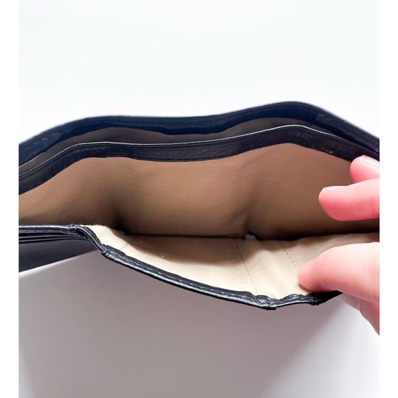 Men's Columbia Black Tri-Fold Leather Wallet - Picture 4 of 5